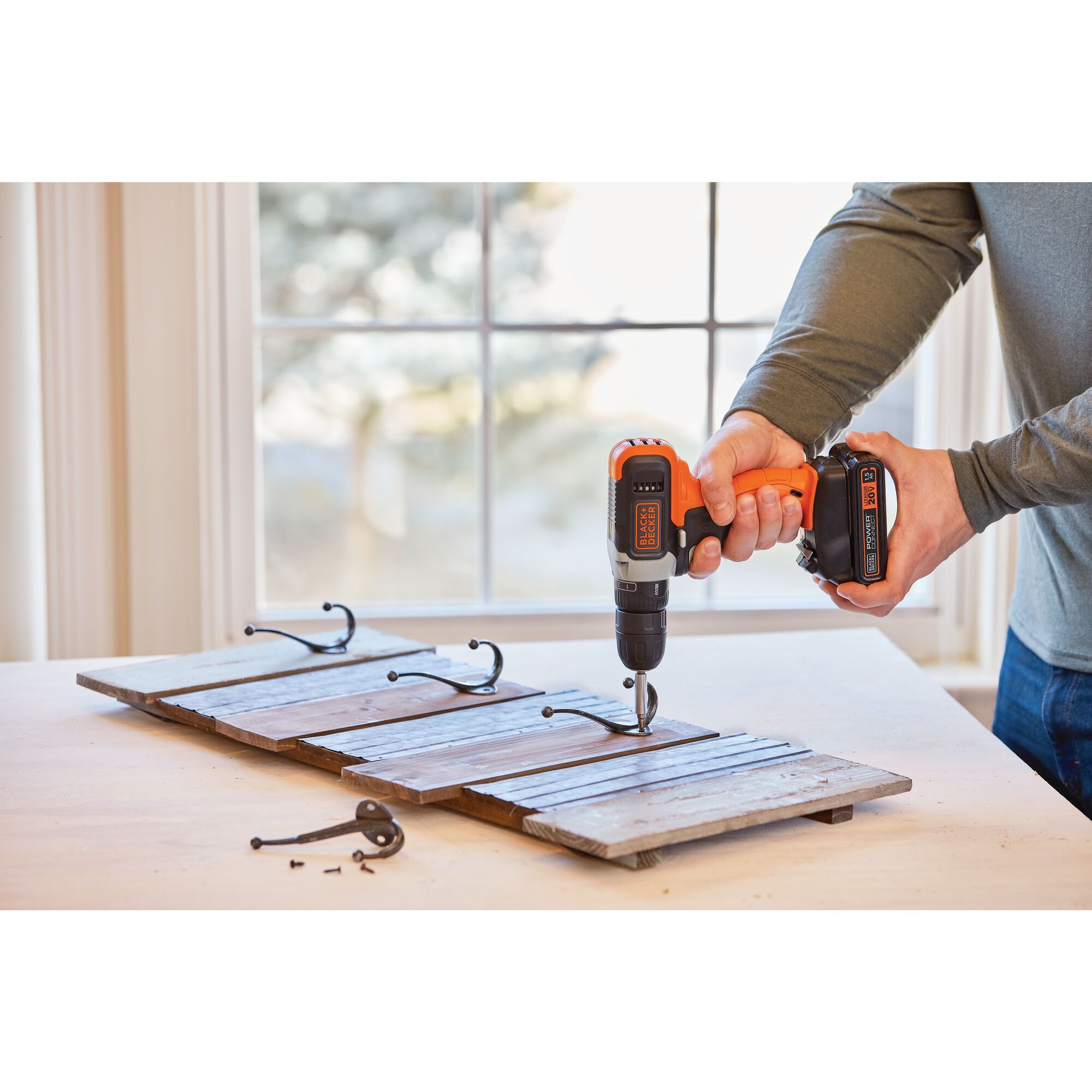 Black and decker 20v impact deals driver