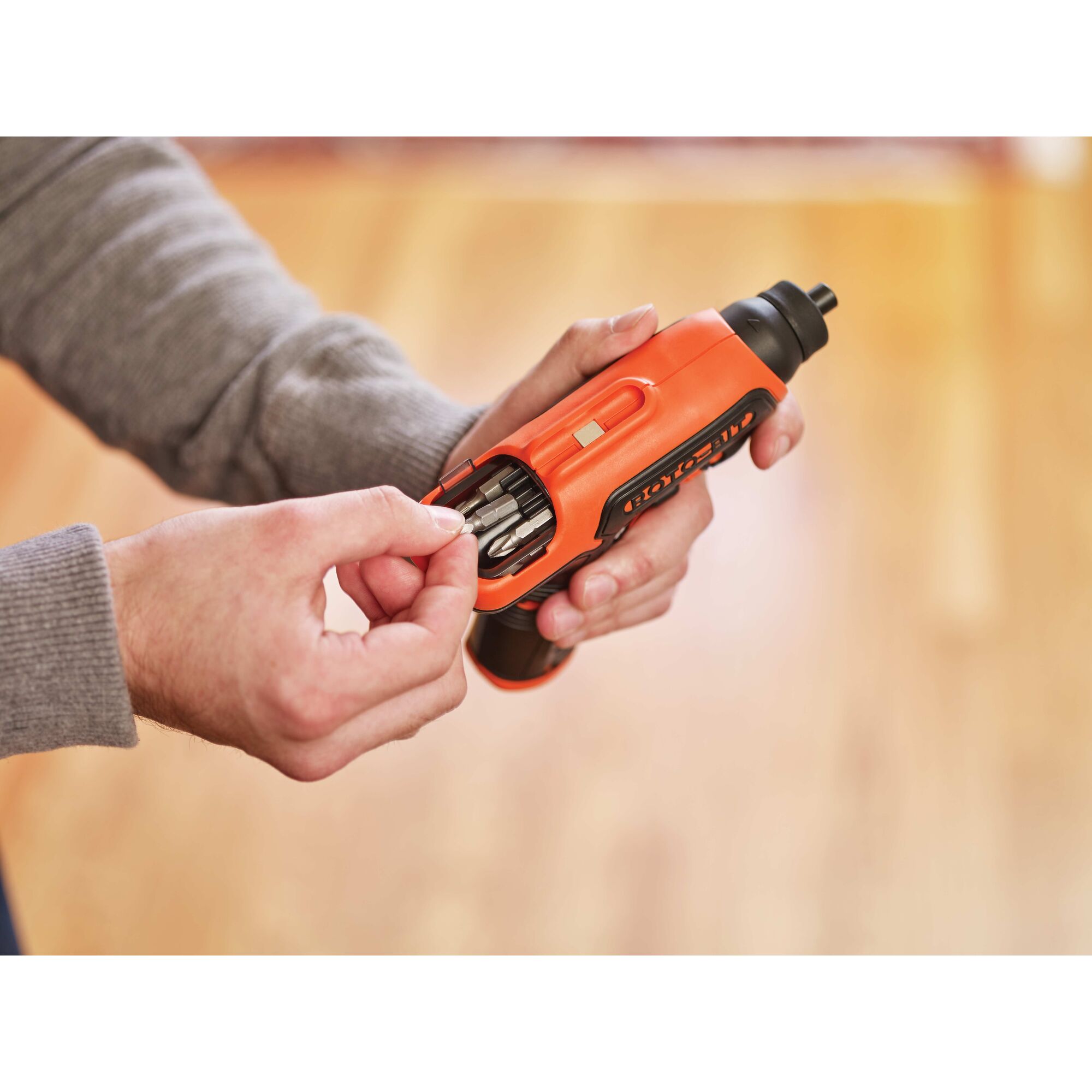 Black and deals decker 4v screwdriver