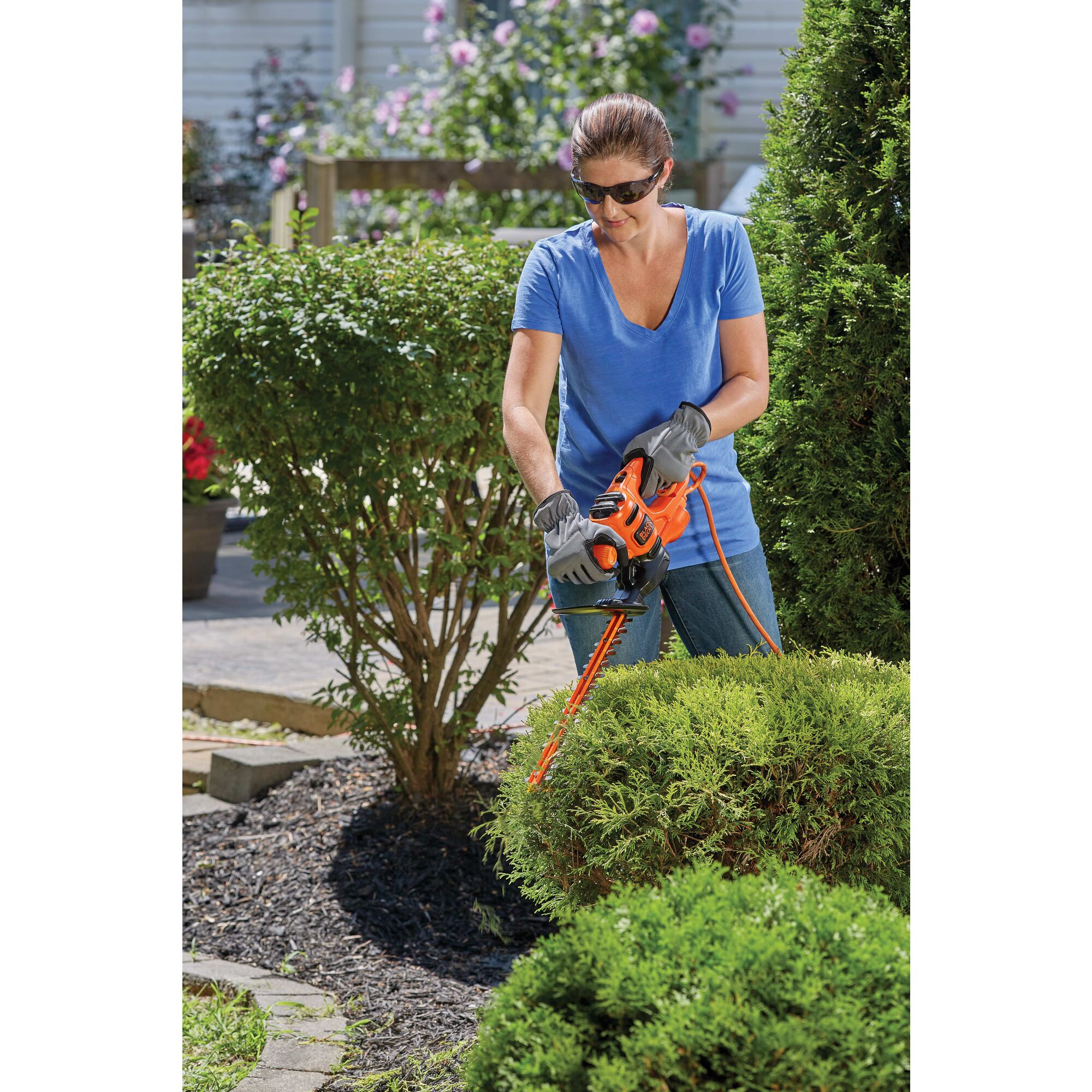 Black and decker on sale electric hedge trimmer